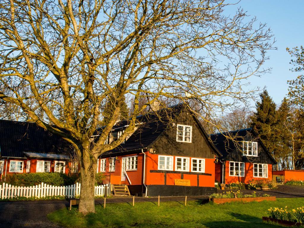 Pyttegarden Apartments Gudhjem Exterior photo